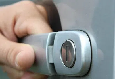 Little Village Locksmith Store Garden Grove, CA 714-983-9052 - 21-unlock-car